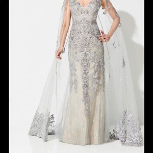 *Never Worn* Mother of the Bride Mon Cheri Ivonne D Gown
